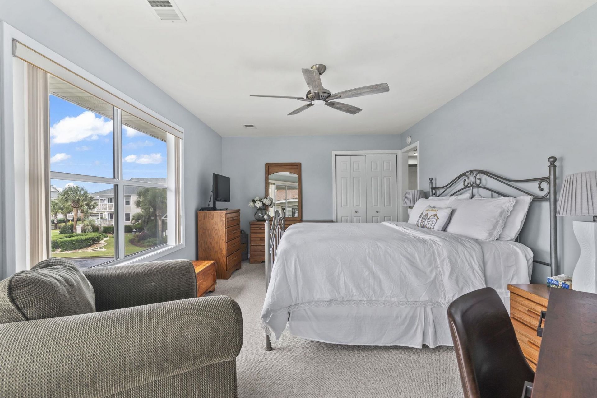 300 Shorehaven Dr. Photo 18