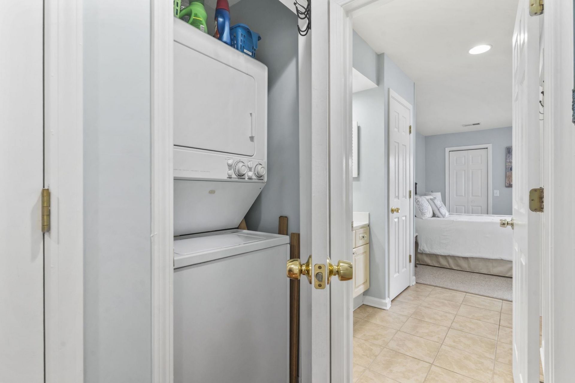 300 Shorehaven Dr. Photo 20