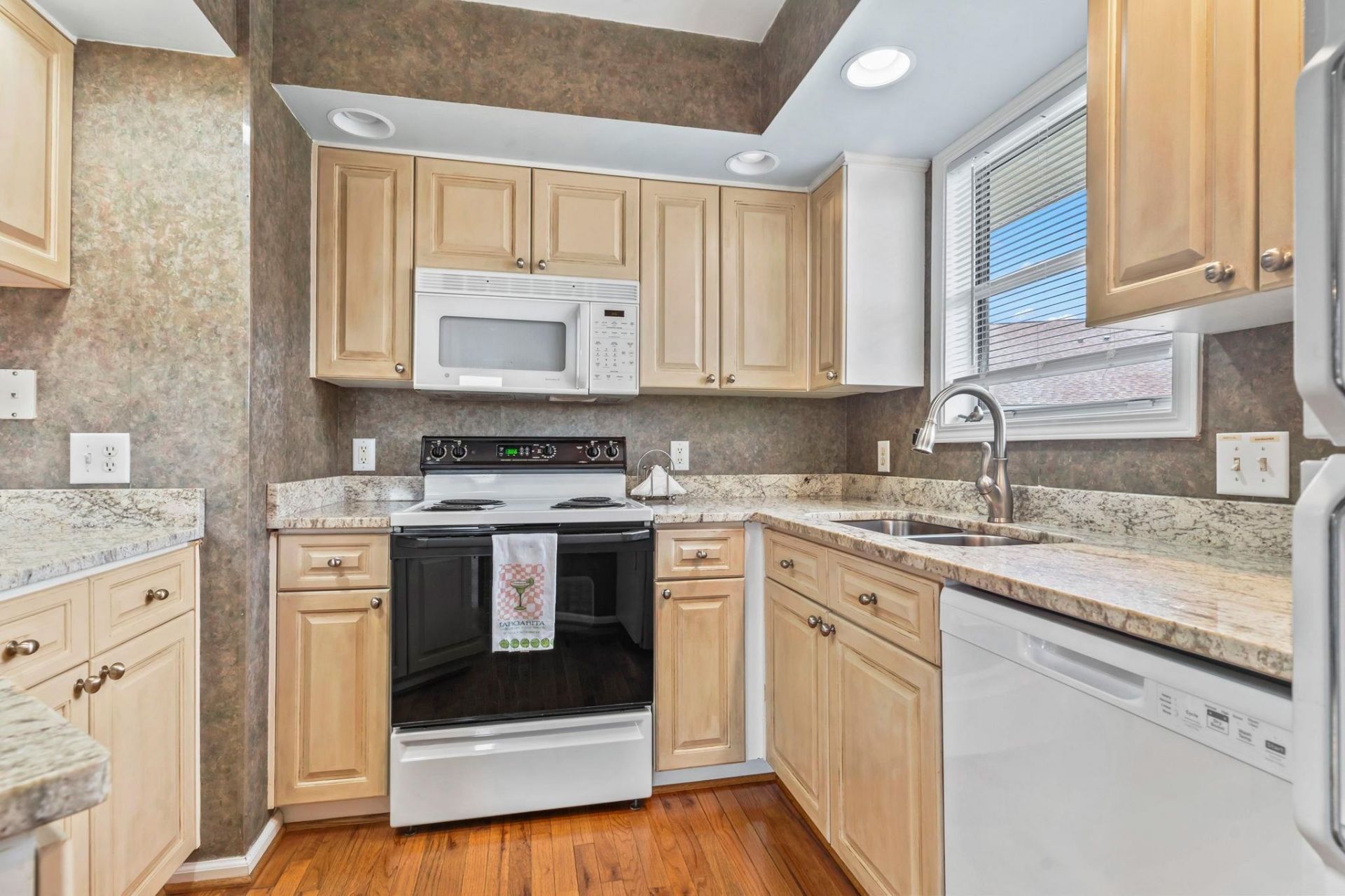 300 Shorehaven Dr. Photo 30