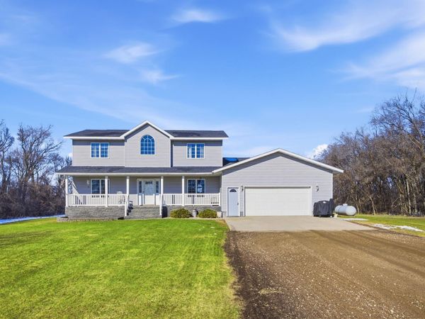 18035 92nd Street SE, Fairmount, ND 58030