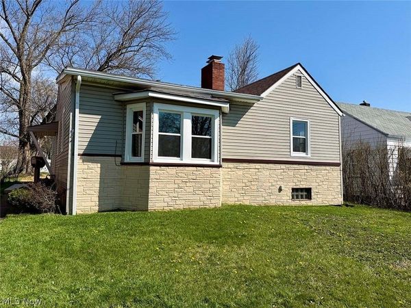 624 E College Street , Alliance, OH 44601