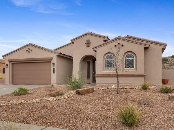 5732 Pikes Peak Loop NE, Rio Rancho, NM 87144