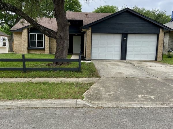 11009 Forest Crown, Live Oak, TX 78233