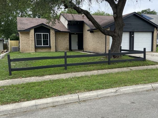 11009 Forest Crown, Live Oak, TX 78233