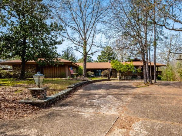 11909 Fairview Road, Little Rock, AR 72212