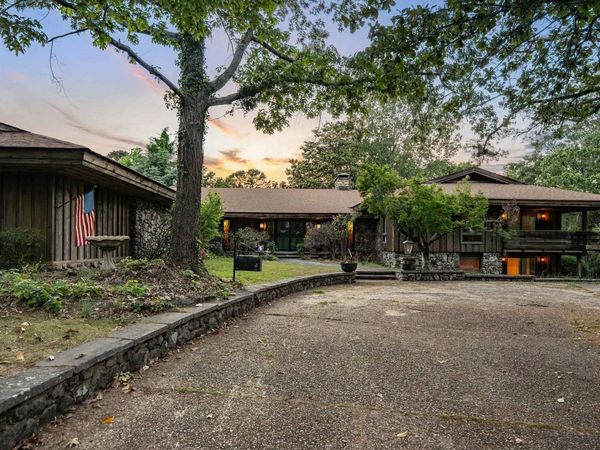 11909 Fairview Road, Little Rock, AR 72212