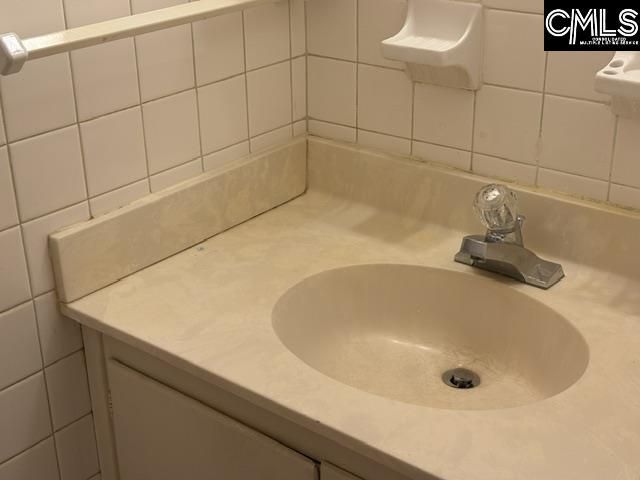 1563 Lonsford Drive Photo 10