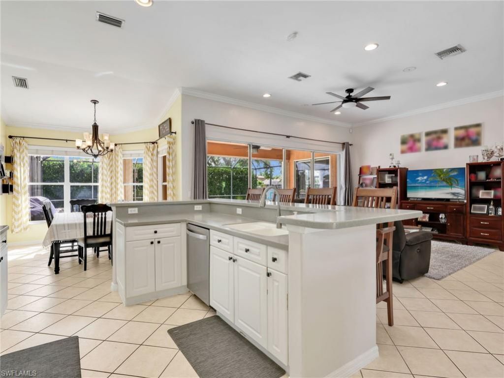 14484 Jekyll Island Ct, Naples, FL 34119 Photo