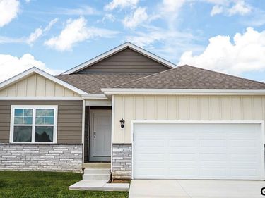 12911 S 67th Street, Papillion, NE 68157