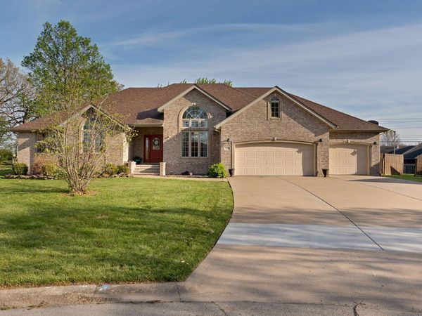 4976 S Eldon Avenue, Springfield, MO 65810