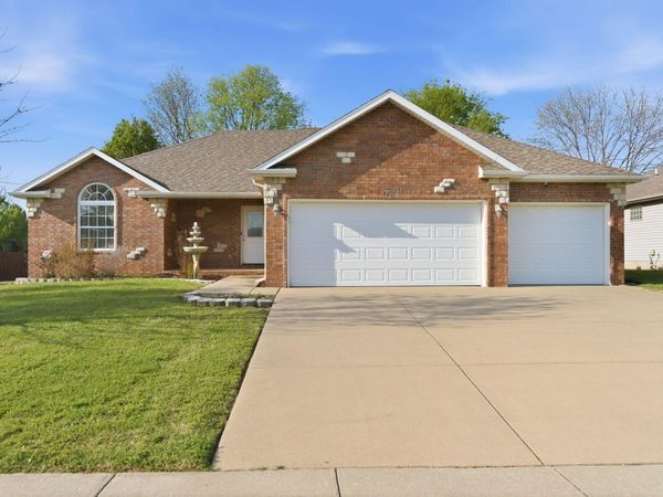 3551 W Cole Street, Battlefield, MO 65619