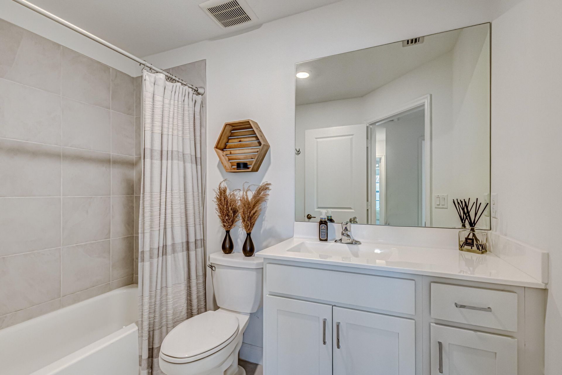 5007 Woods Edge Circle, Riviera Beach, FL 33410 Photo