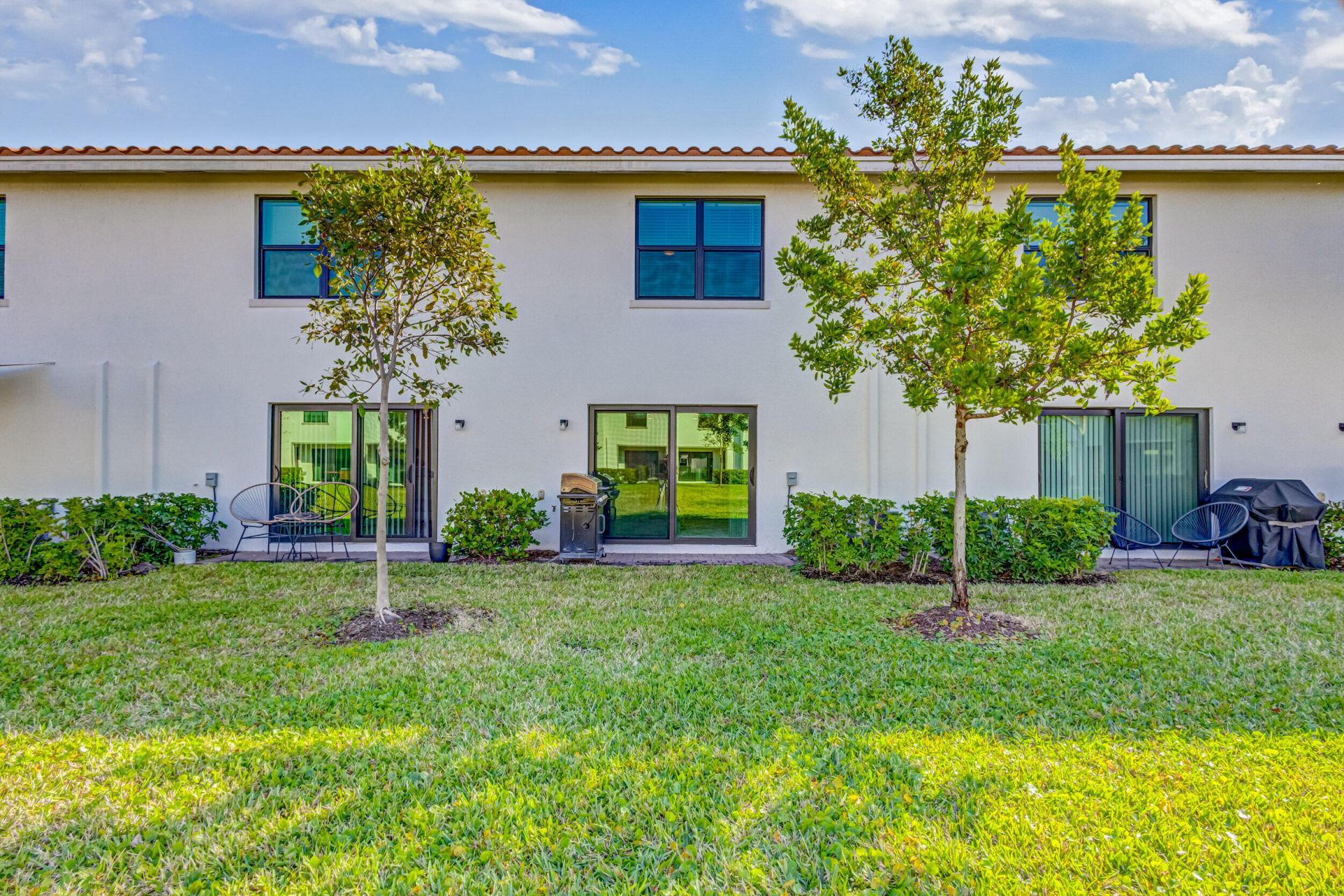 5007 Woods Edge Circle, Riviera Beach, FL 33410 Photo