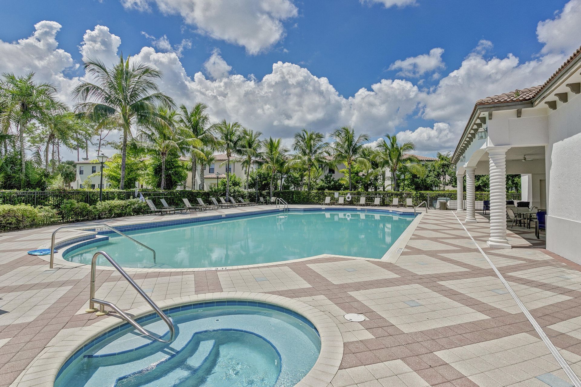 5007 Woods Edge Circle, Riviera Beach, FL 33410 Photo