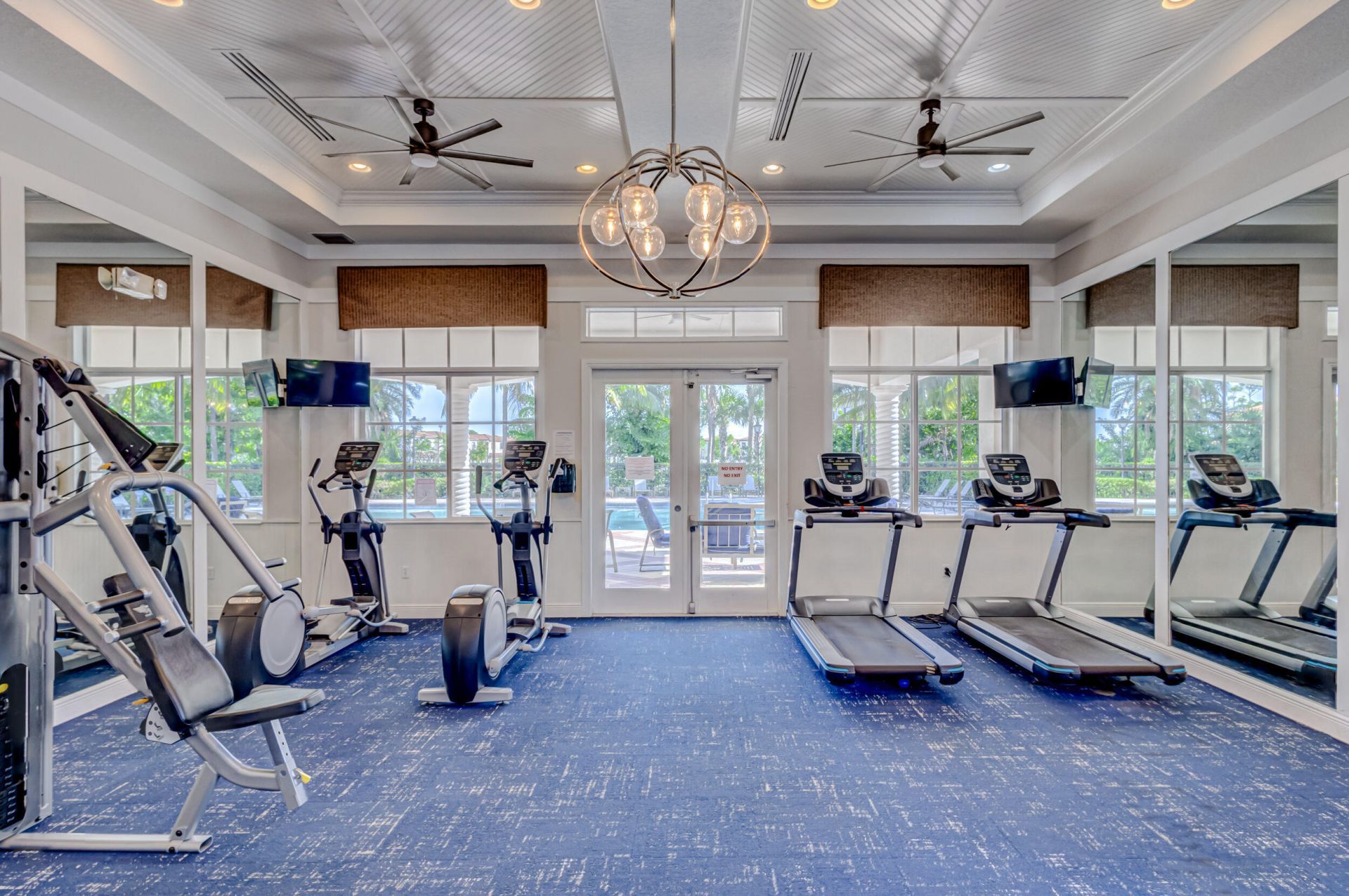 5007 Woods Edge Circle, Riviera Beach, FL 33410 Photo