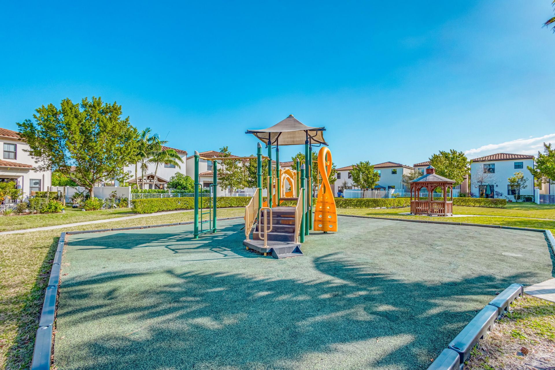 5007 Woods Edge Circle, Riviera Beach, FL 33410 Photo