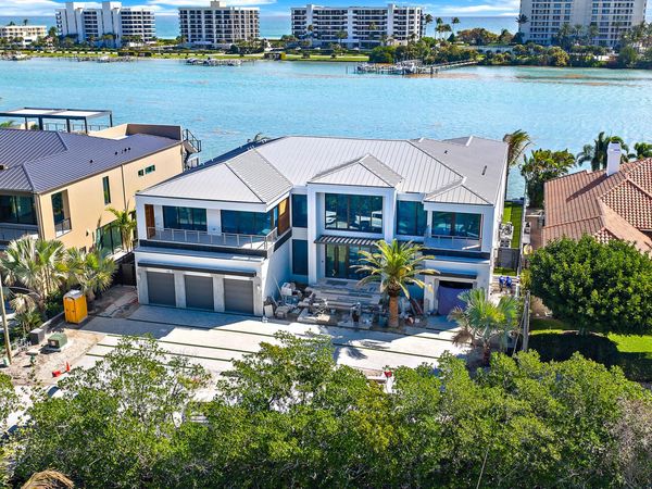 19709 Harbor Road N, Jupiter, FL 33469