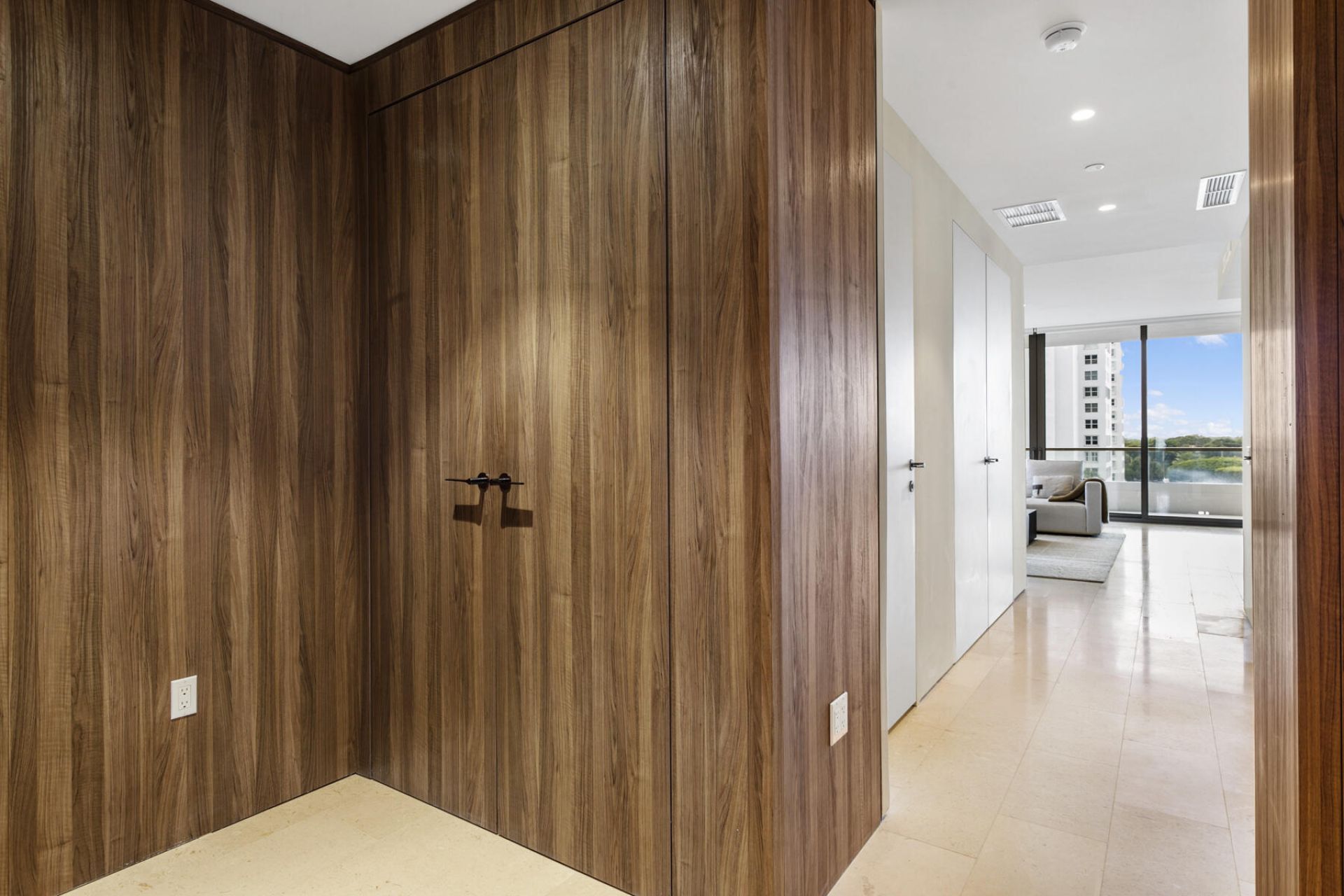 200 Arkona Court, Unit 402, West Palm Beach, FL 33401 Photo