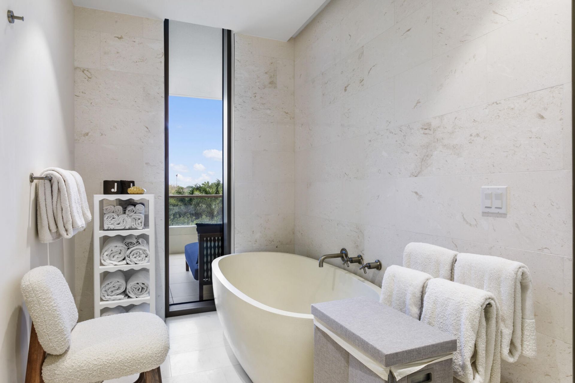 200 Arkona Court, Unit 402, West Palm Beach, FL 33401 Photo