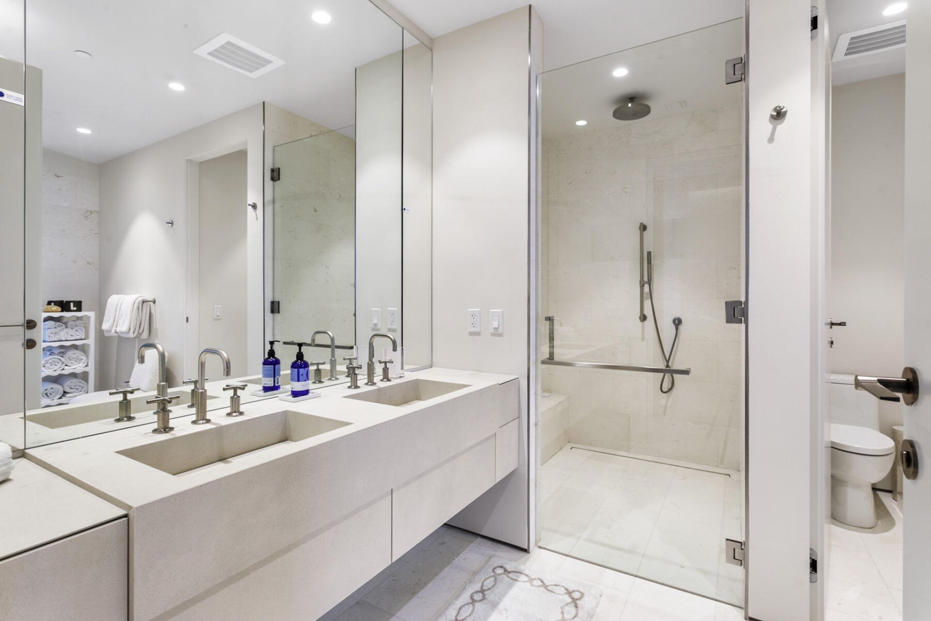 200 Arkona Court, Unit 402, West Palm Beach, FL 33401 Photo