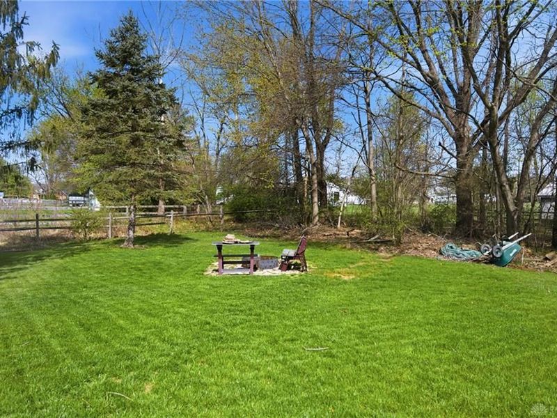 8080 Kings Court, Maineville, OH 45039 Photo 4