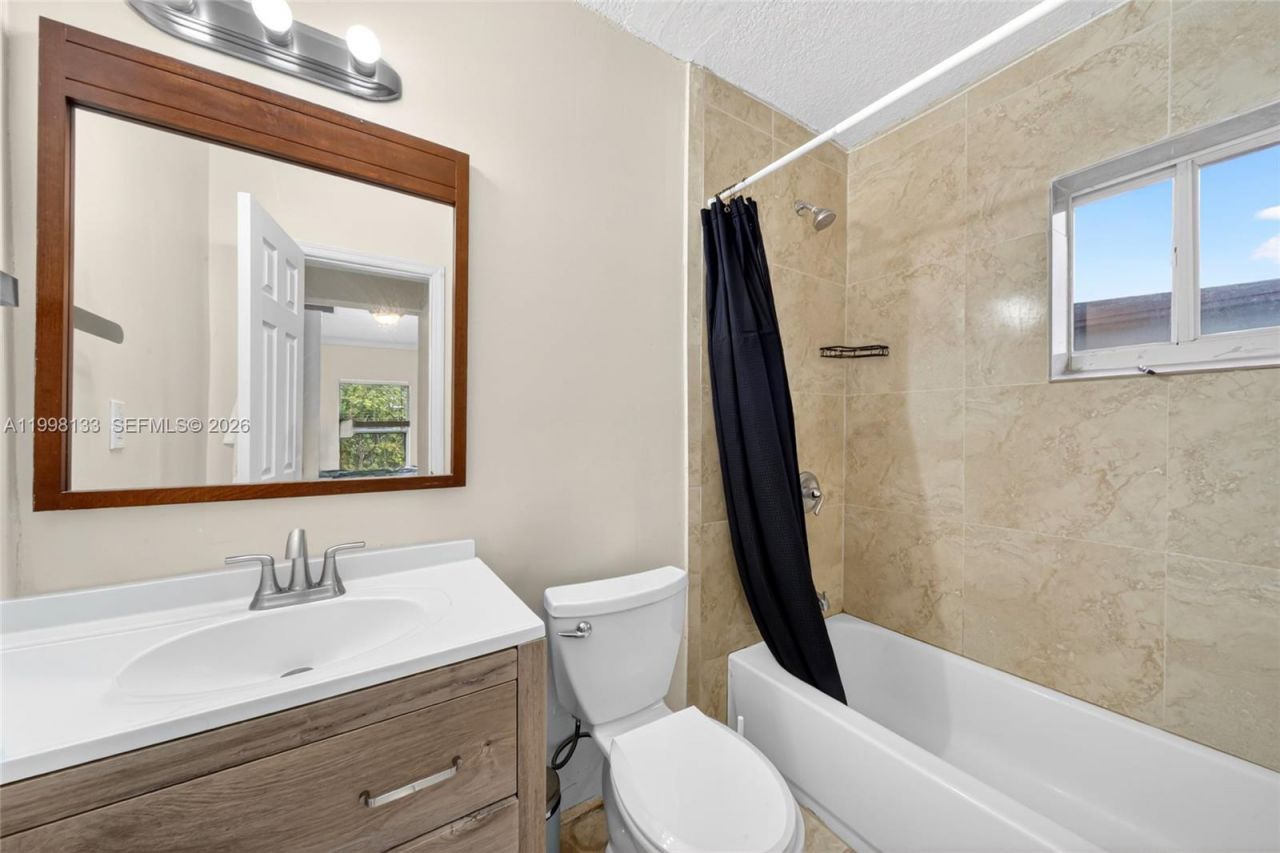 6881 SW 27th St, Miami, FL 33155 Photo