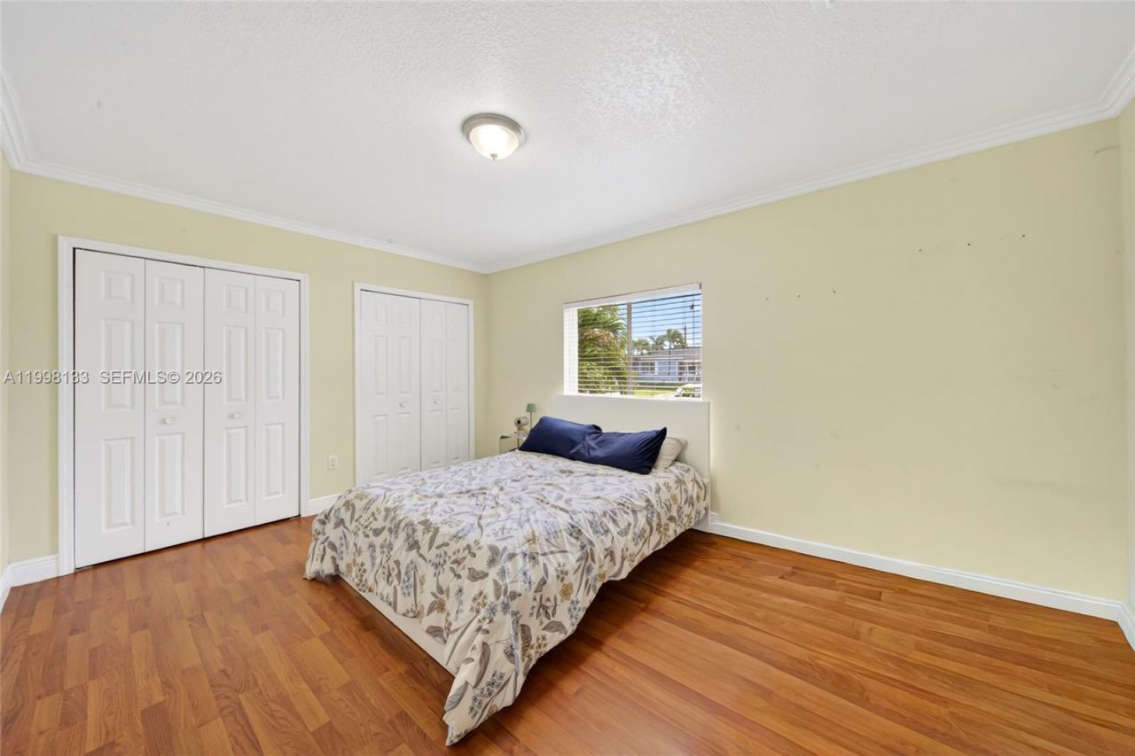 6881 SW 27th St, Miami, FL 33155 Photo