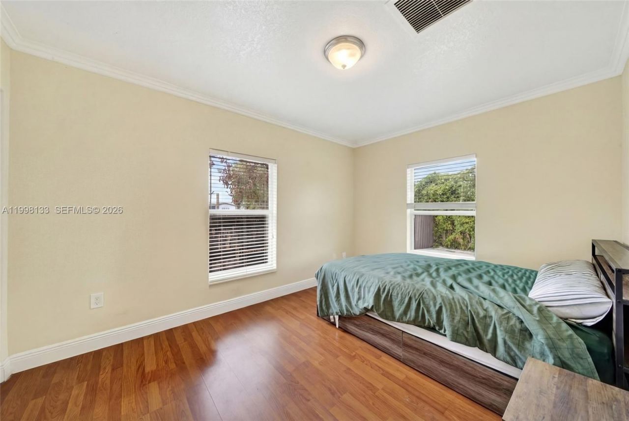 6881 SW 27th St, Miami, FL 33155 Photo