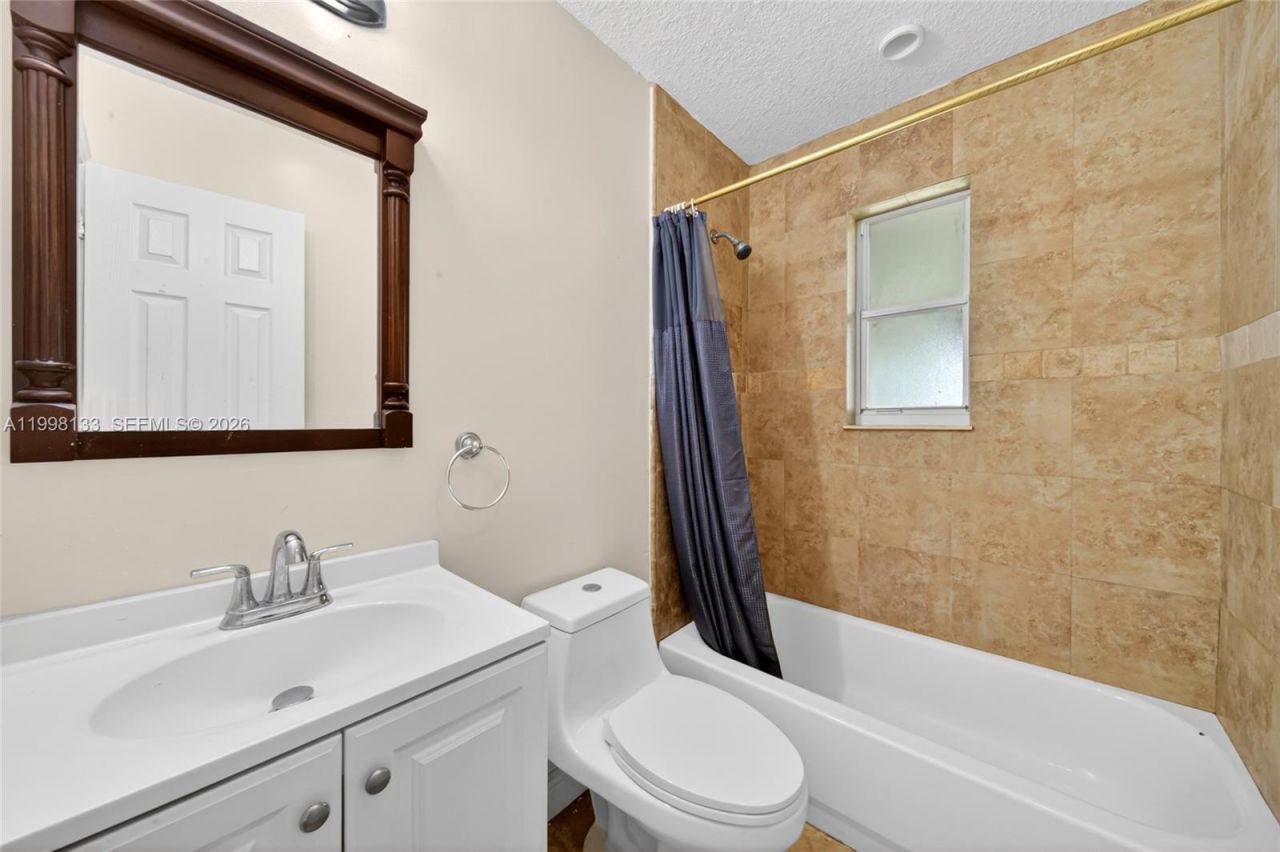 6881 SW 27th St, Miami, FL 33155 Photo