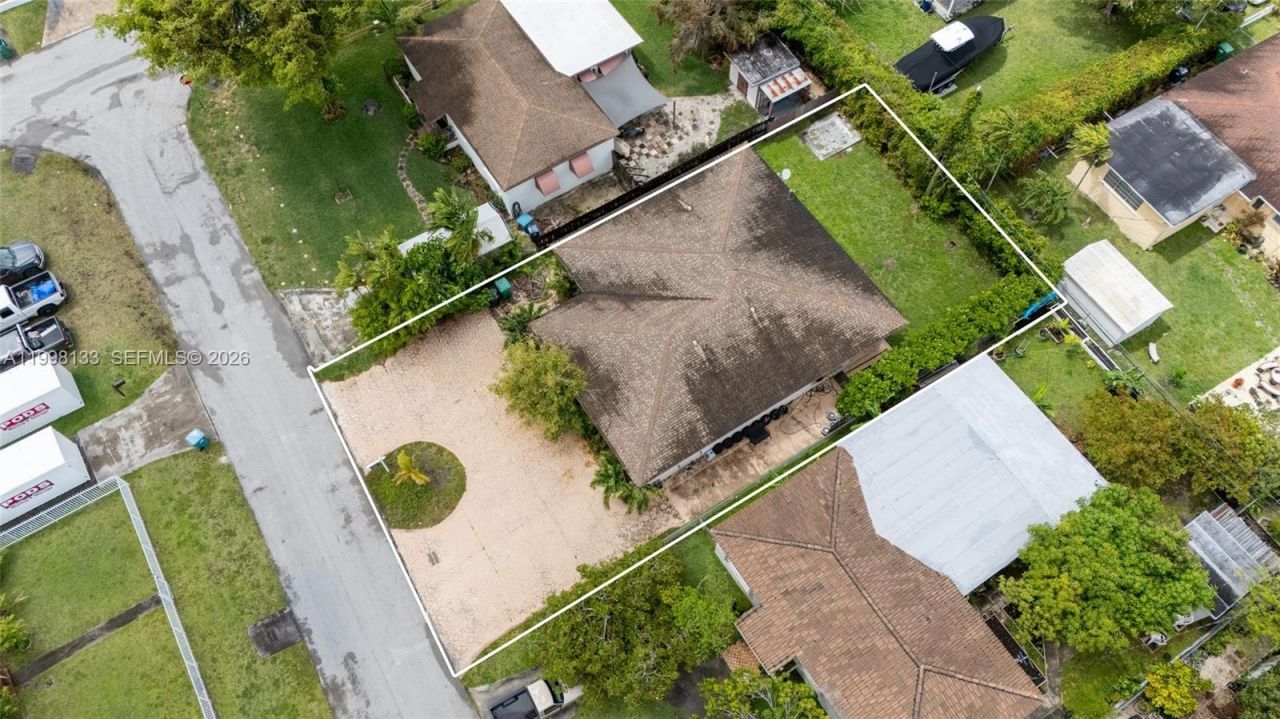 6881 SW 27th St, Miami, FL 33155 Photo