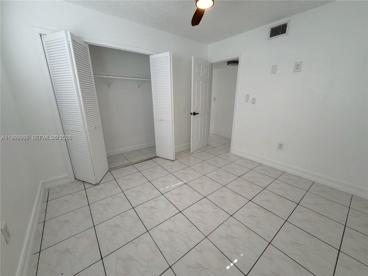 2565 W 56th St, Unit 101, Hialeah, FL 33016 Photo