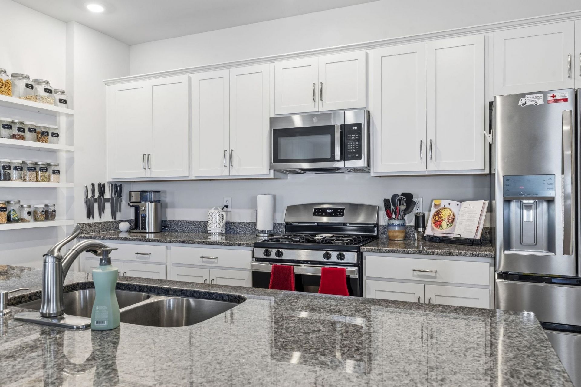 1435 Bellaria Way  Photo 6