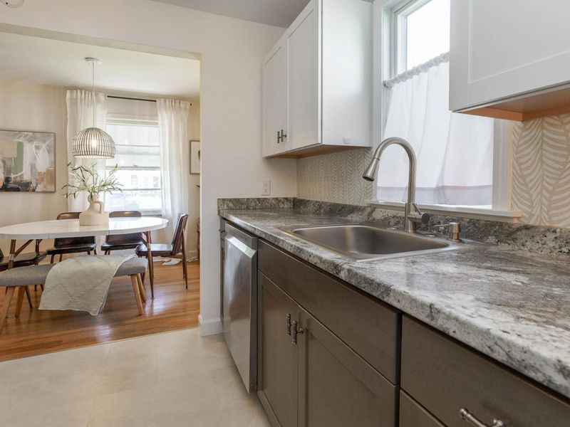 140 E Beechwold Boulevard , Columbus, OH 43214 Photo 12