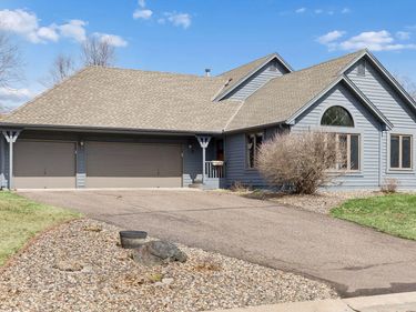 295 Oakhill Drive, Shoreview, MN 55126