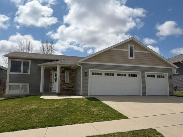 561 Verwood Lane NE, Byron, MN 55920
