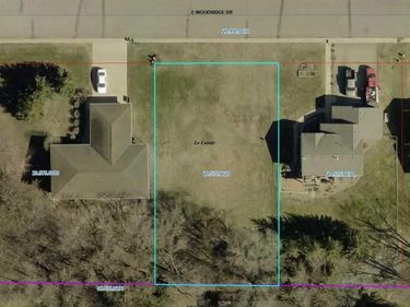 315 E Woodridge Drive, Le Center, MN 56057