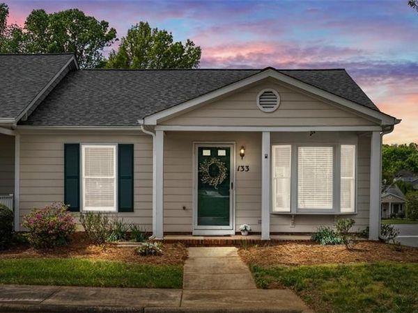 814 Guilford College Road, Unit 133, Greensboro, NC 27409