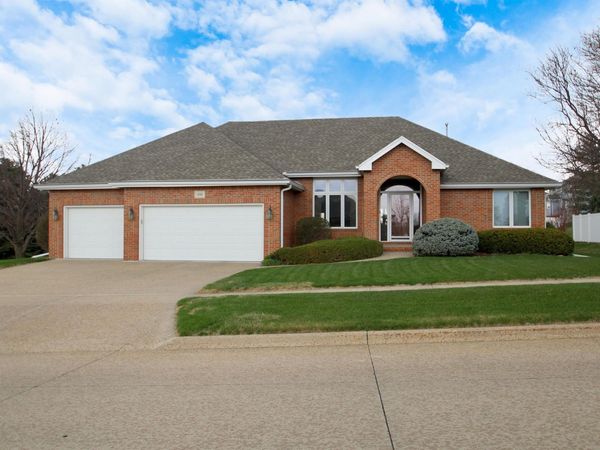 4701 Bristol Drive, Sioux City, IA 51106