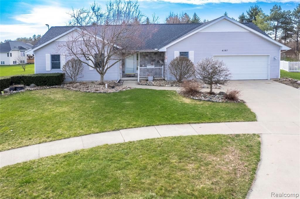 4197 Mountain Ash Court, Swartz Creek, MI 48473 Main Photo