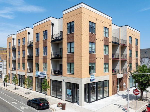 3204 N Clifton Avenue, Unit 404, Chicago, IL 60657