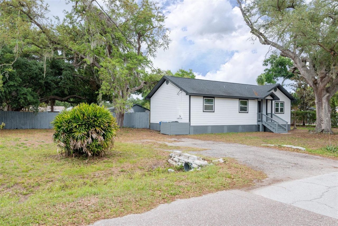 8812 Dyer Road, Riverview, FL 33578 Main Photo