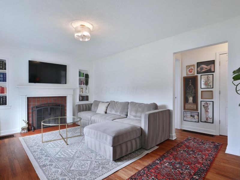 312 E Royal Forest Boulevard, Columbus, OH 43214 Photo 3