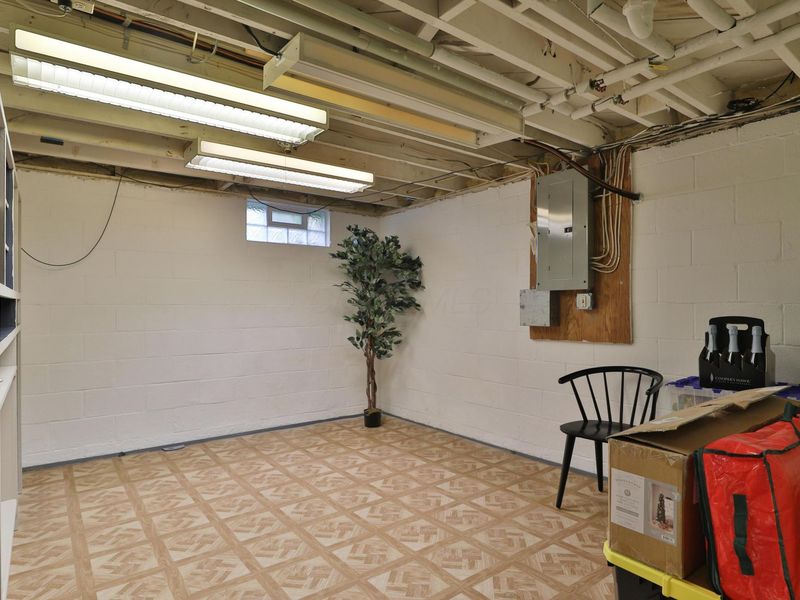 312 E Royal Forest Boulevard, Columbus, OH 43214 Photo 32