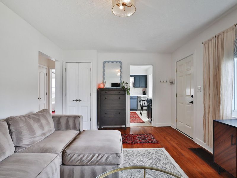 312 E Royal Forest Boulevard, Columbus, OH 43214 Photo 7