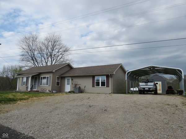 8272 S 250 W, Trafalgar, IN 46181