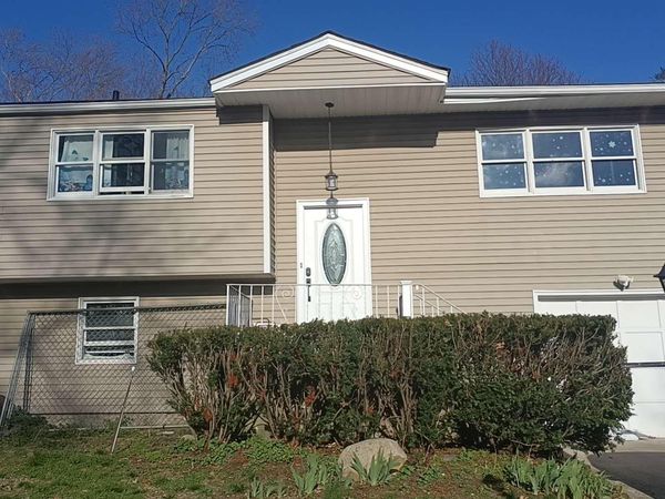 10 Vilno Court , Unit 2, Huntington Station, NY 11746