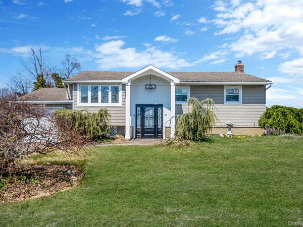 33 Hinton Avenue , Babylon, NY 11702