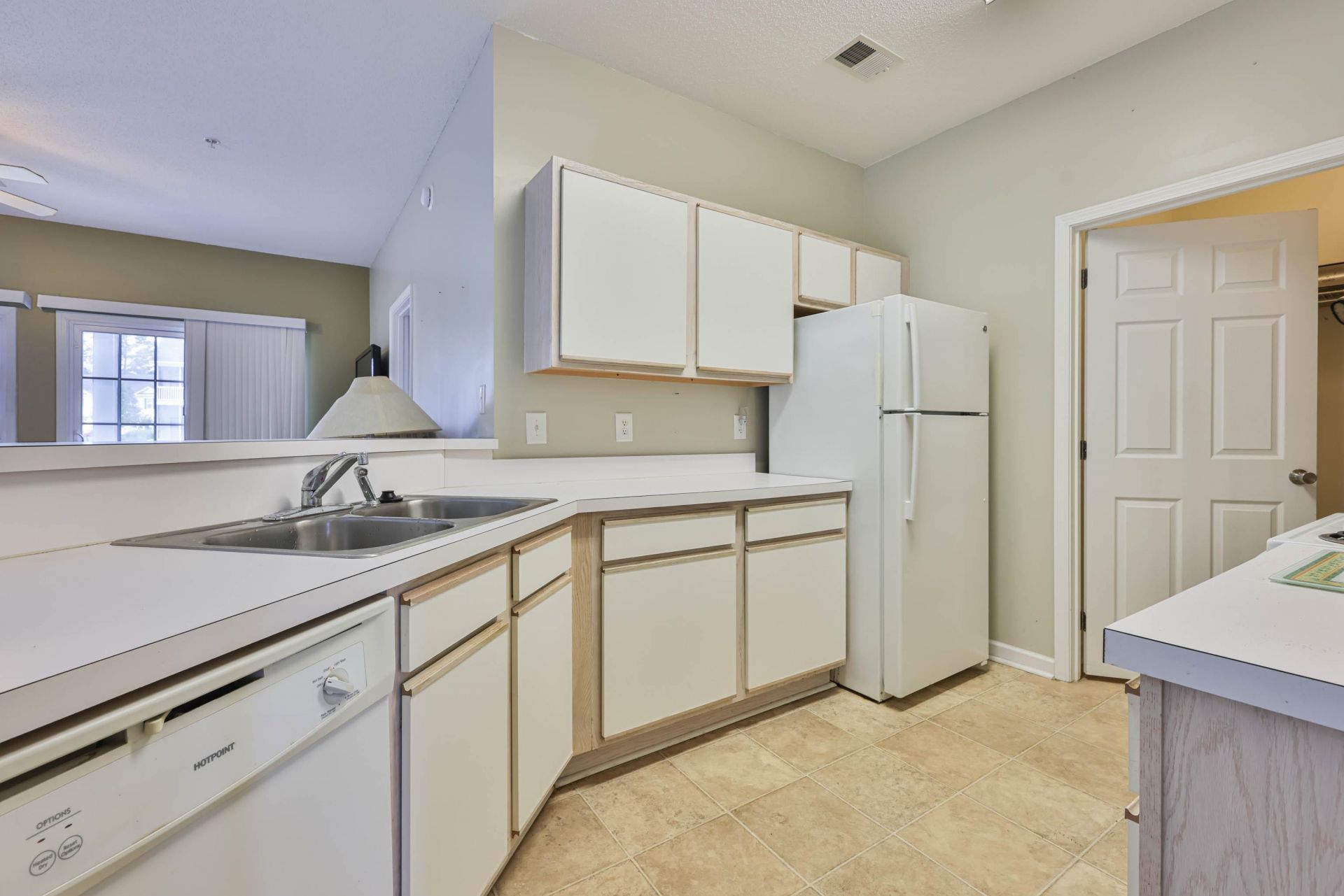 4923 Pond Shoals Ct. Photo 6