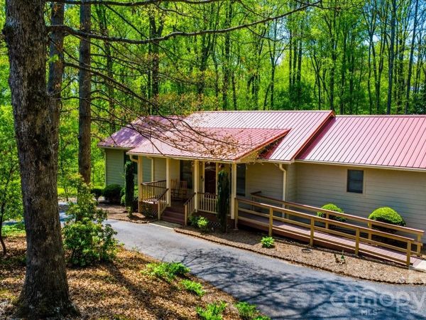 308 Brentwood Circle , Morganton, NC 28655