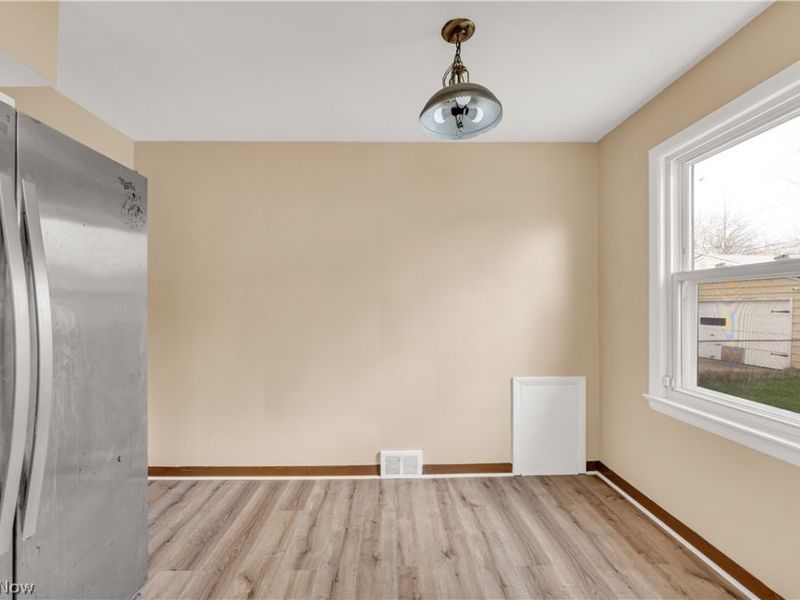 655 E 240th Street, Euclid, OH 44123 Photo 11